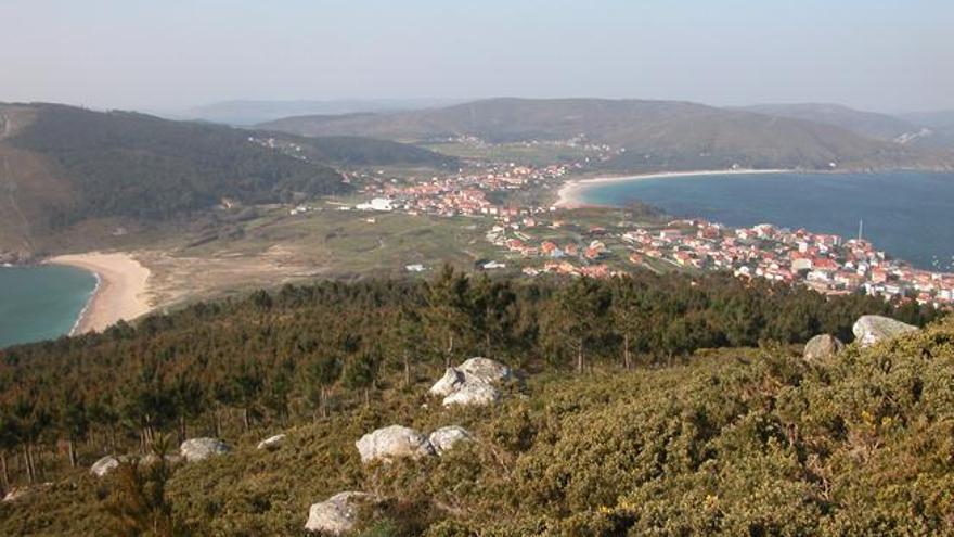 Panorámica de Fisterra desde el cabo.