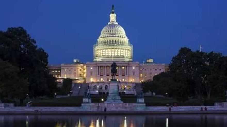 El Capitoli dels Estats Units, a la capital, una ciutat &#039;verda&#039; de carrers quilomètrics i museus gratuïts