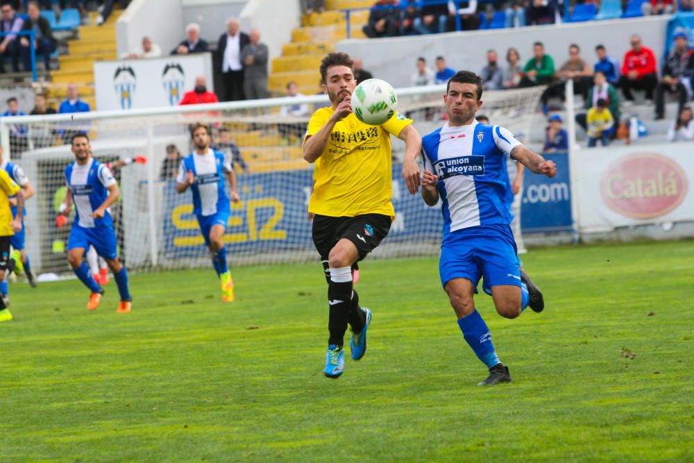 El Alcoyano se aupa al liderazgo