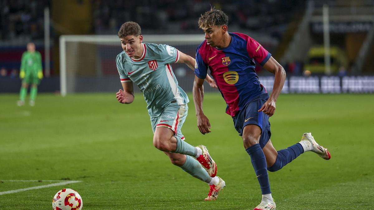 Lamine Yamal y Julián Álvarez en la ida de las semifinales de la Copa del Rey