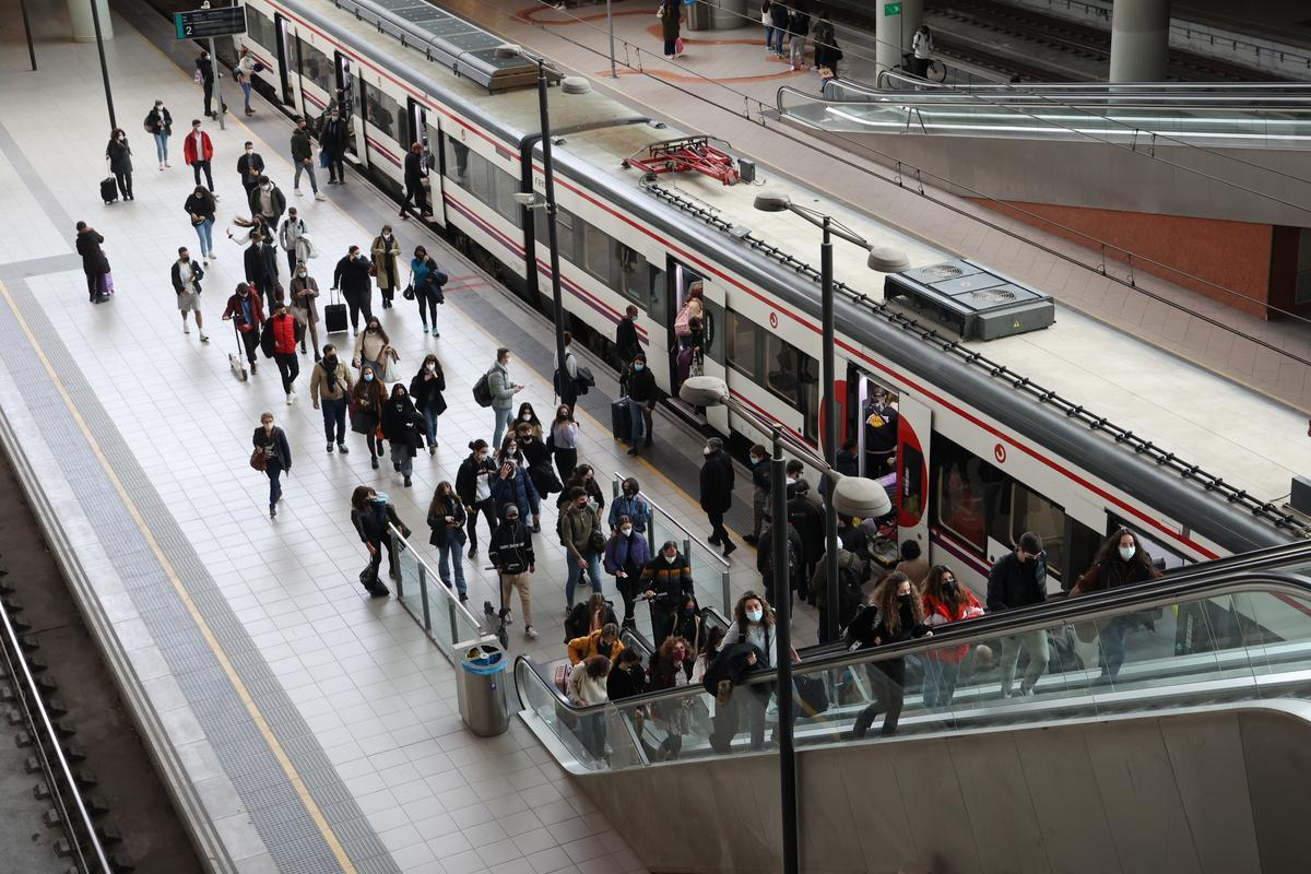 Estaciones como la de Castelló están en fase de adaptación para recibir trenes de ancho internacional.