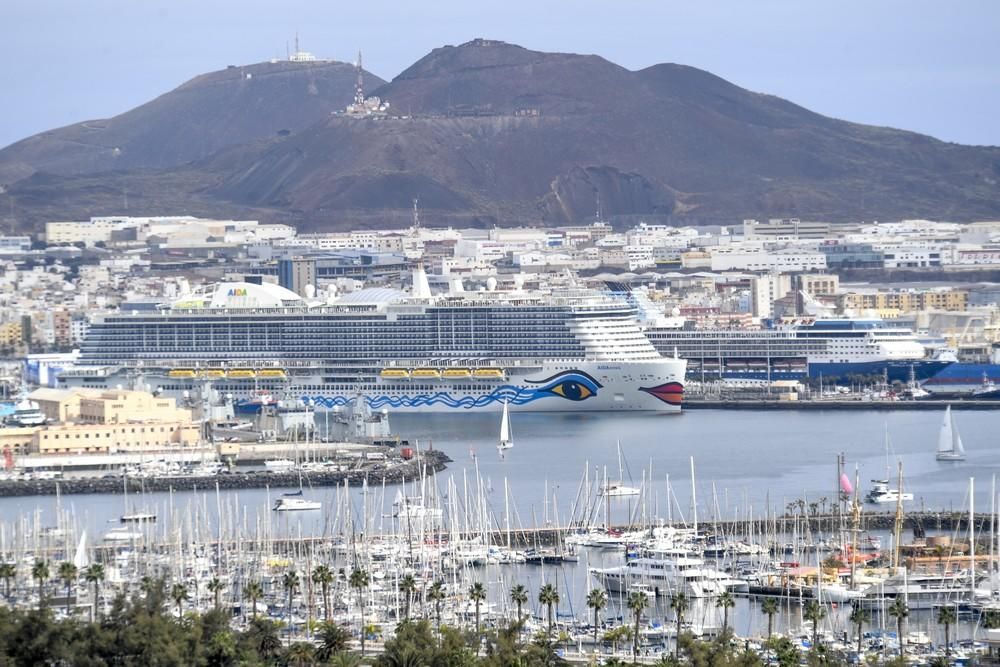 Cruceros en el Muelle de Santa Catalina.