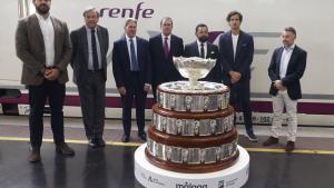El trofeo de la Copa Davis se lleva a Málaga en un tren AVE