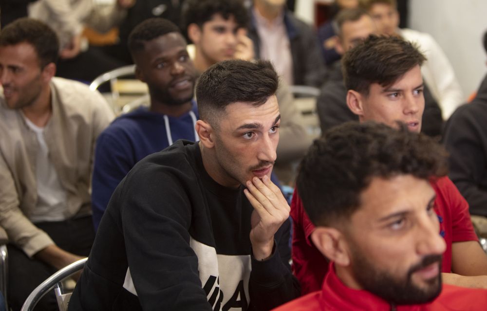 Expectación en el Saguntino durante el sorteo de la Copa del Rey.