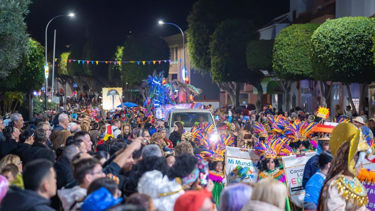 Pasacalles anunciador de los carnavles de esta edición de Agüimes.