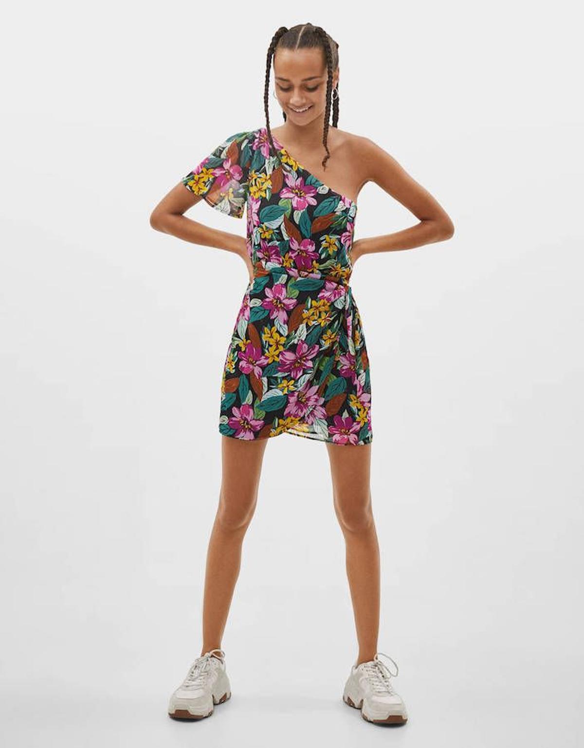 Vestido asimétrico con 'print' tropical, de Bershka