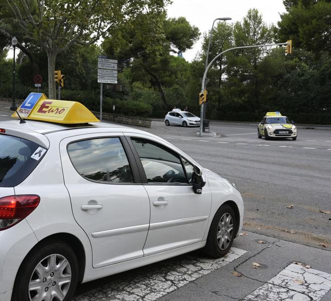 Les autoescoles de Lleida critiquen el pla de la DGT d’examinar un dissabte