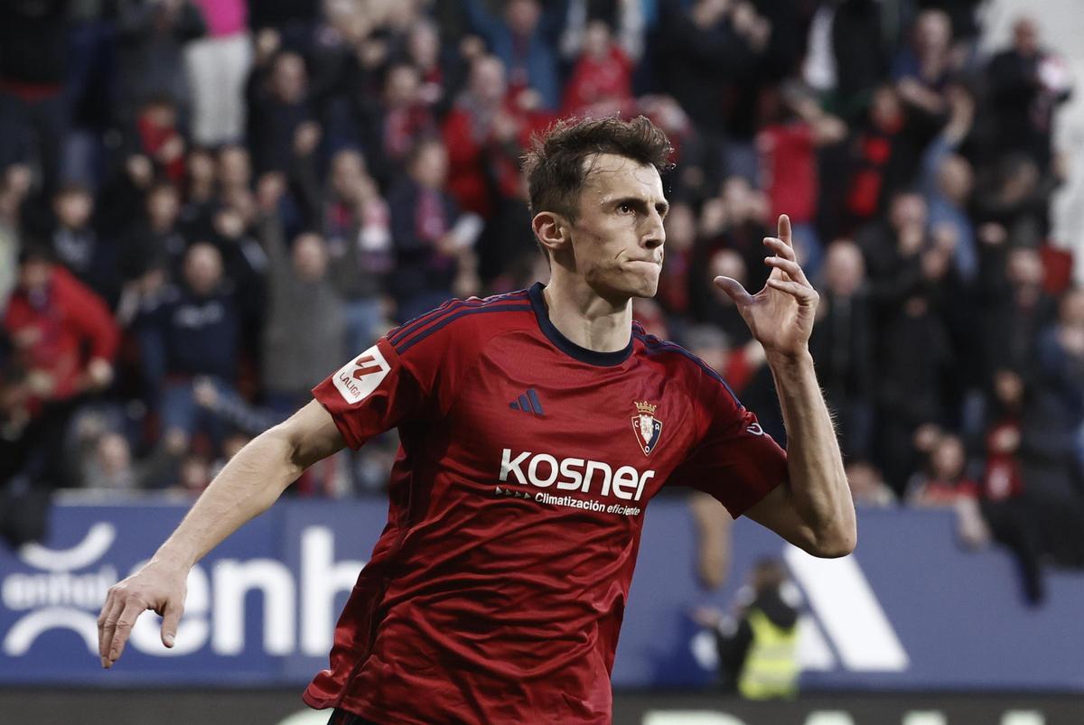 Budimir celebra su segundo gol ante el Cádiz.