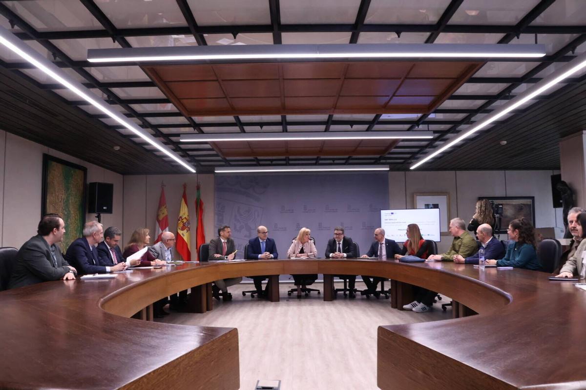 La consejera de Industria, Comercio y Empleo, Leticia García, inaugura la Jornada de Lanzamiento del proyecto "DrIH: DRONE INNOVATION HUB" que se desarrolla en el marco del programa POCTEP