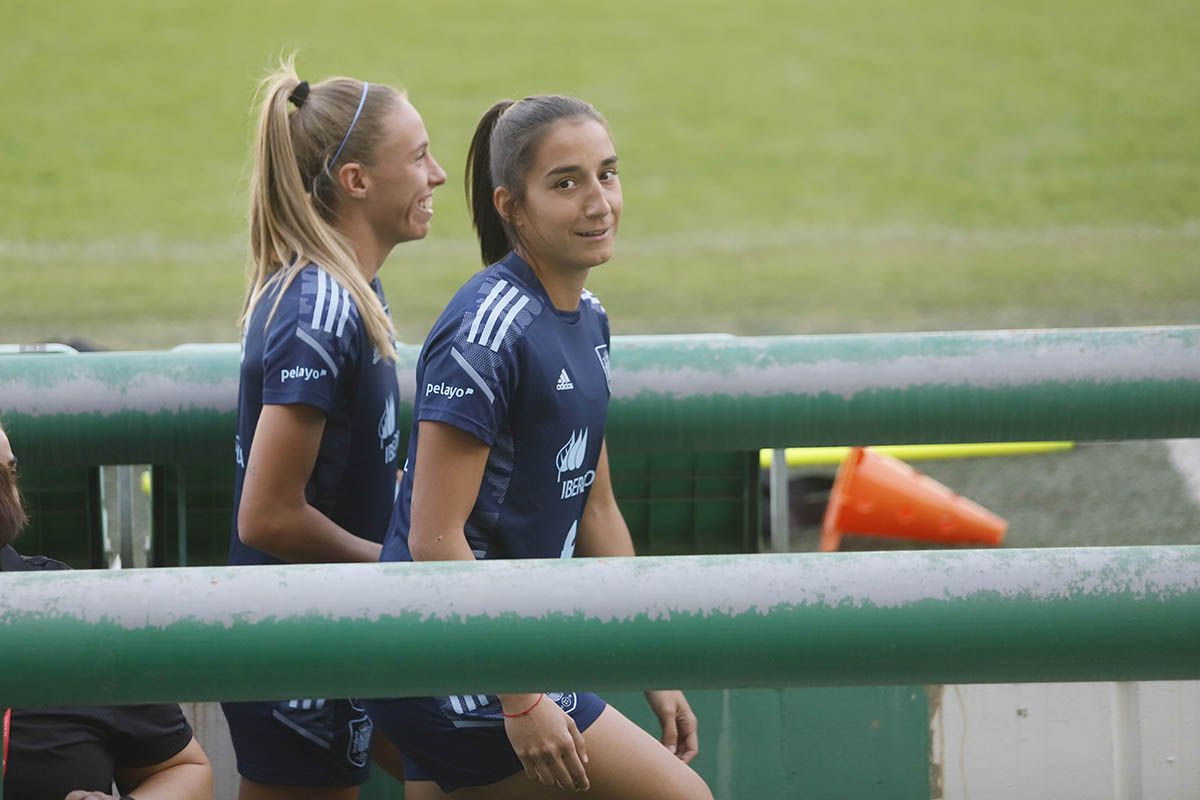 Las imágenes del entrenamiento del la selección española femenina de fútbol en El Árcangel