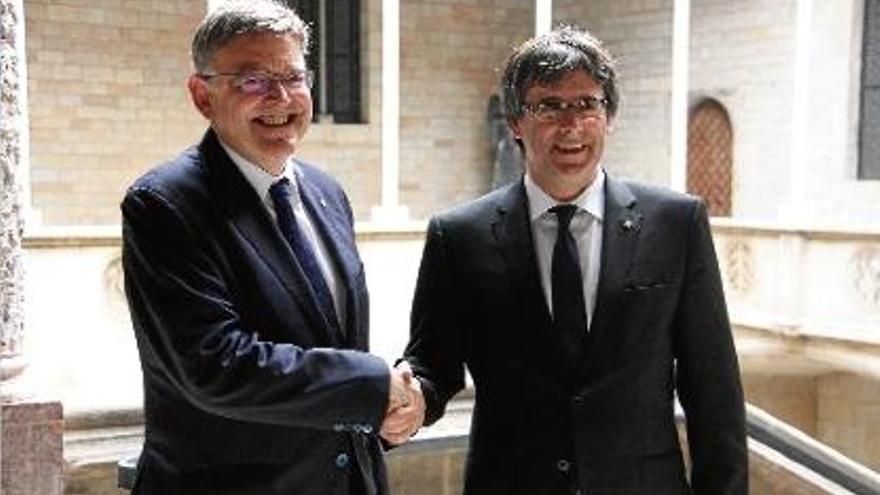 Carles Puigdemont, a la reunió d&#039;ahir amb el seu homòleg valencià, Ximó Puig.