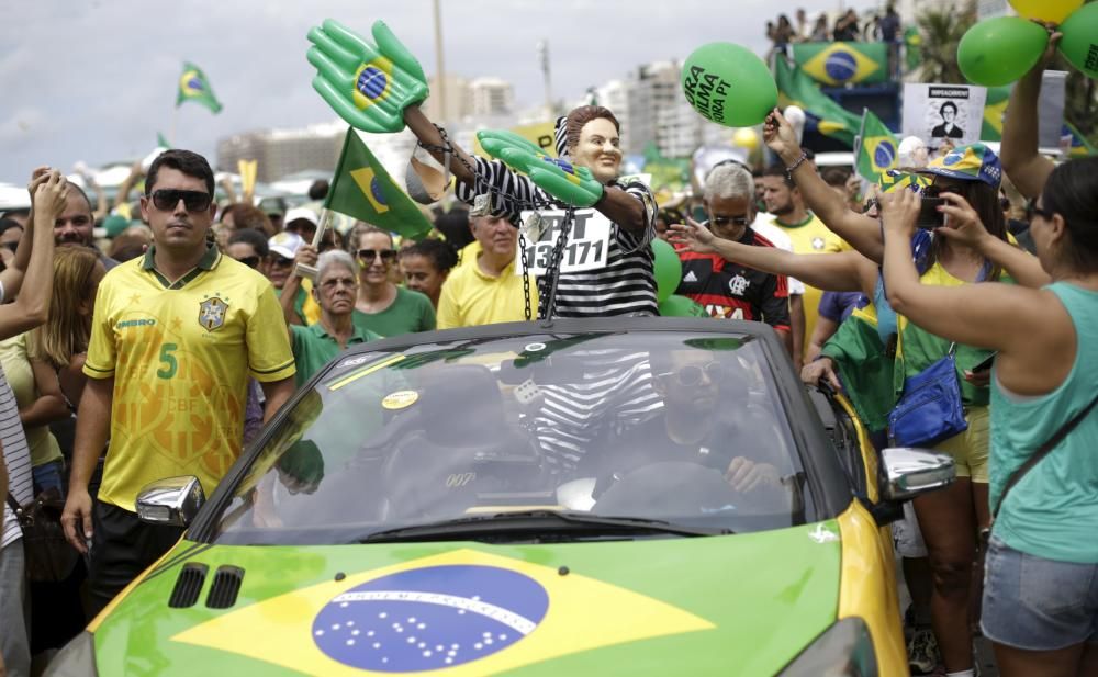 Miles de brasileños toman las calles contra Rousse