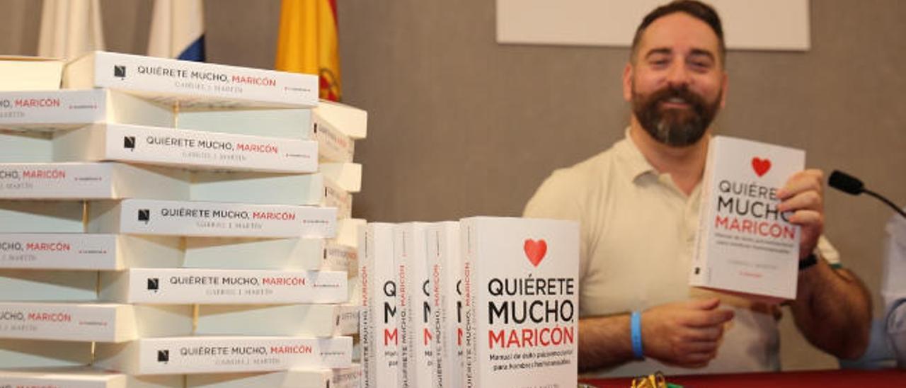 El psicólogo Gabriel Martín, en la presentación de su libro en Maspalomas.