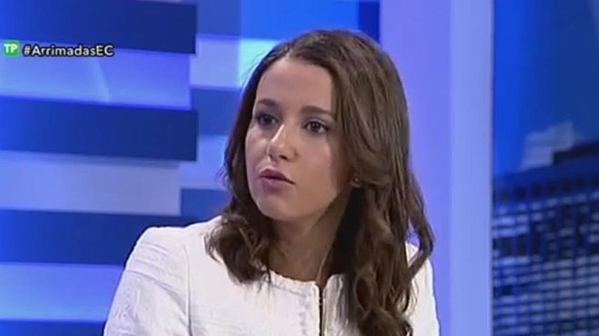 Inés Arrimadas en ’El cascabel’, de 13TV: Lllevo escoltas porque ya sabemos lo que pasa en Catalunya.