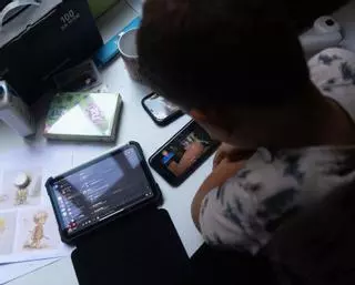 Guardia Civil investiga los chats con contenido ‘porno’ que agregan a menores en Galicia