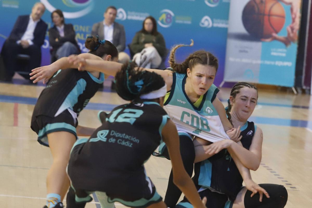 La selección cordobesa gana la final del Campeonato de Andalucía mini femenino de baloncesto