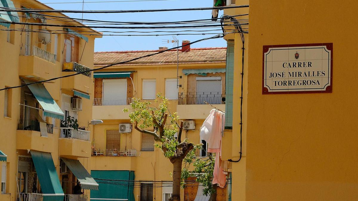 Calle José Miralles Torregrosa que debió llevar el segundo apellido Torres