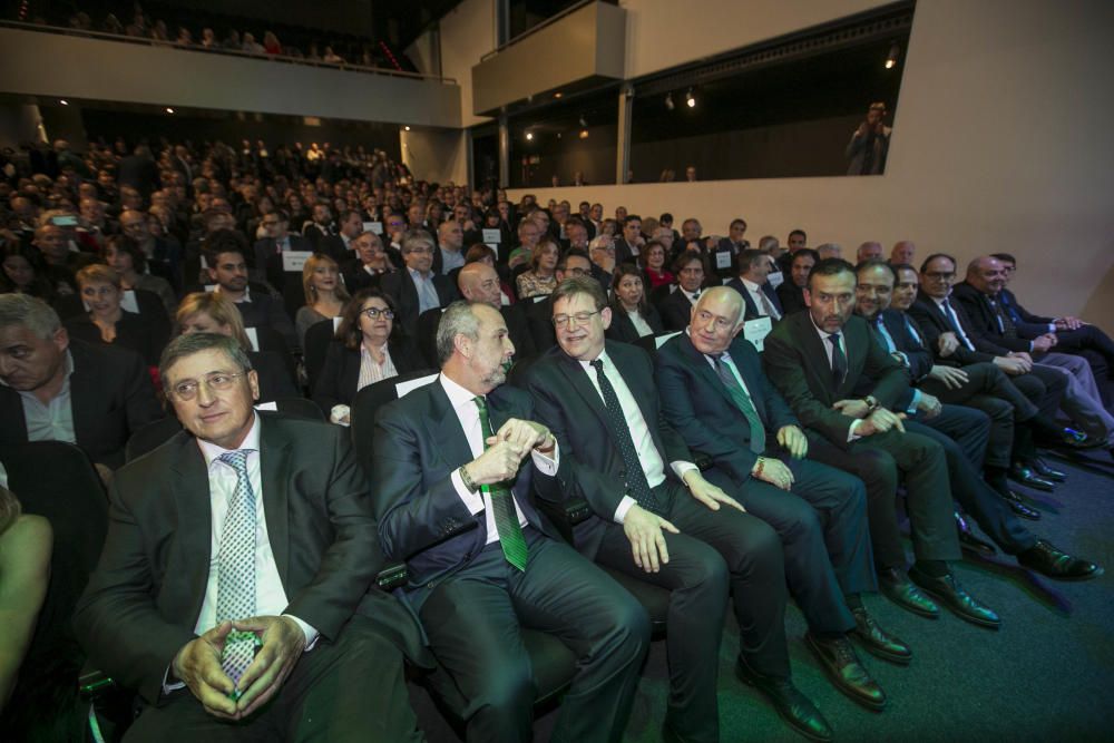 Un instante del acto en el Centro de Congresos