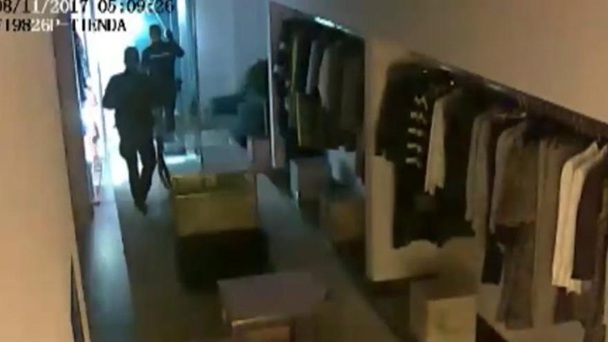 Detenido un ladrón atrapado en el conducto del aire acondicionado de una tienda de Palma