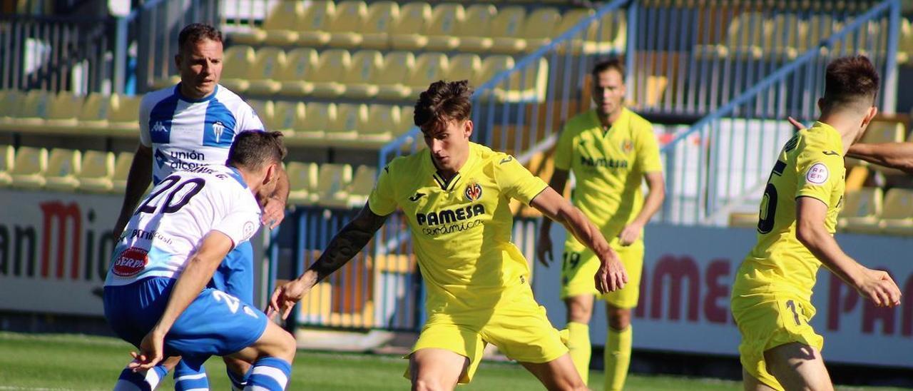 El delantero del Villarreal B, Diego Collado, volverá a ser titular en el once este domingo ante el Alcoyano en El Collao.