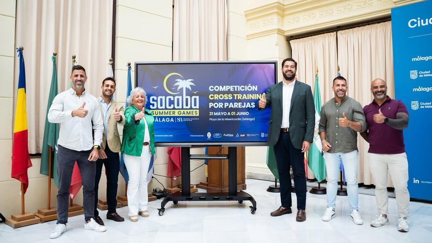 Los concejales delegados de Deporte y de Servicios Operativos, Playas y Fiestas, Borja Vivas y Teresa Porras, respectivamente, en la presentación de la primera edición de 'Sacaba Summer Games 2025'