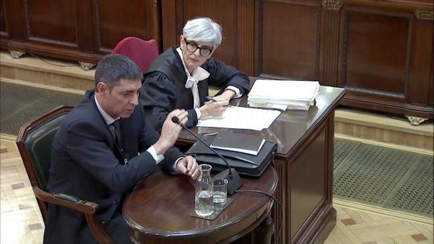 Trapero: &quot;Teníamos un dispositivo previsto por si se tenía que detener a Puigdemont&quot;