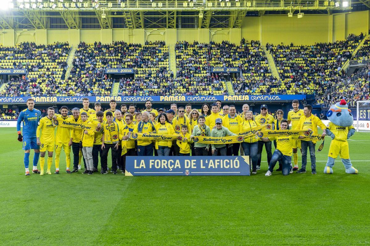 El once titular del Villarreal con la Penya Submarí Groc.