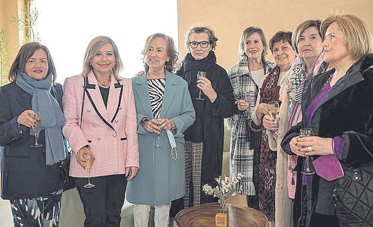 Victoria Reynés, Beatriz Lerdo De Tejada, Aurora de la Cuesta, Elena Castrillón, Teresa Manresa, Benedicte de Luget, Marta Ribes y Josefina Llobera.