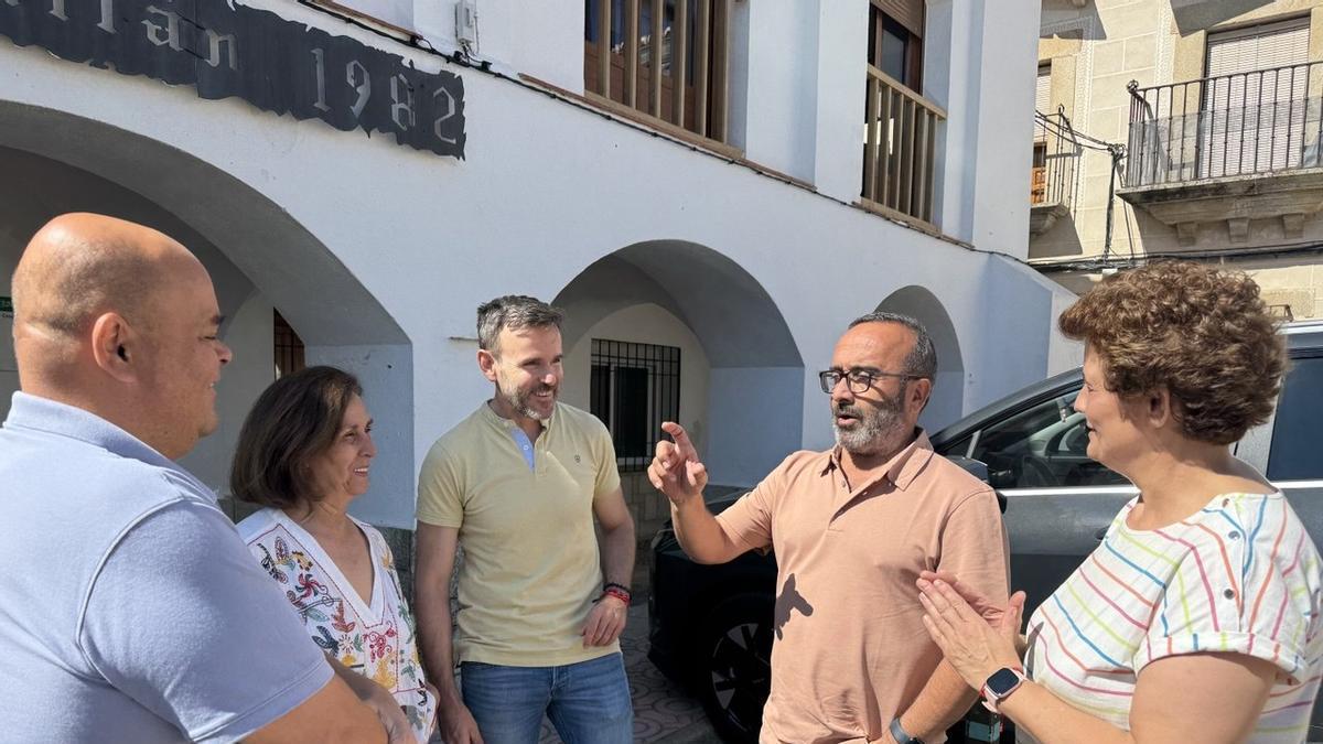 Galería | Miguel Ángel Morales visita Casas de Millán