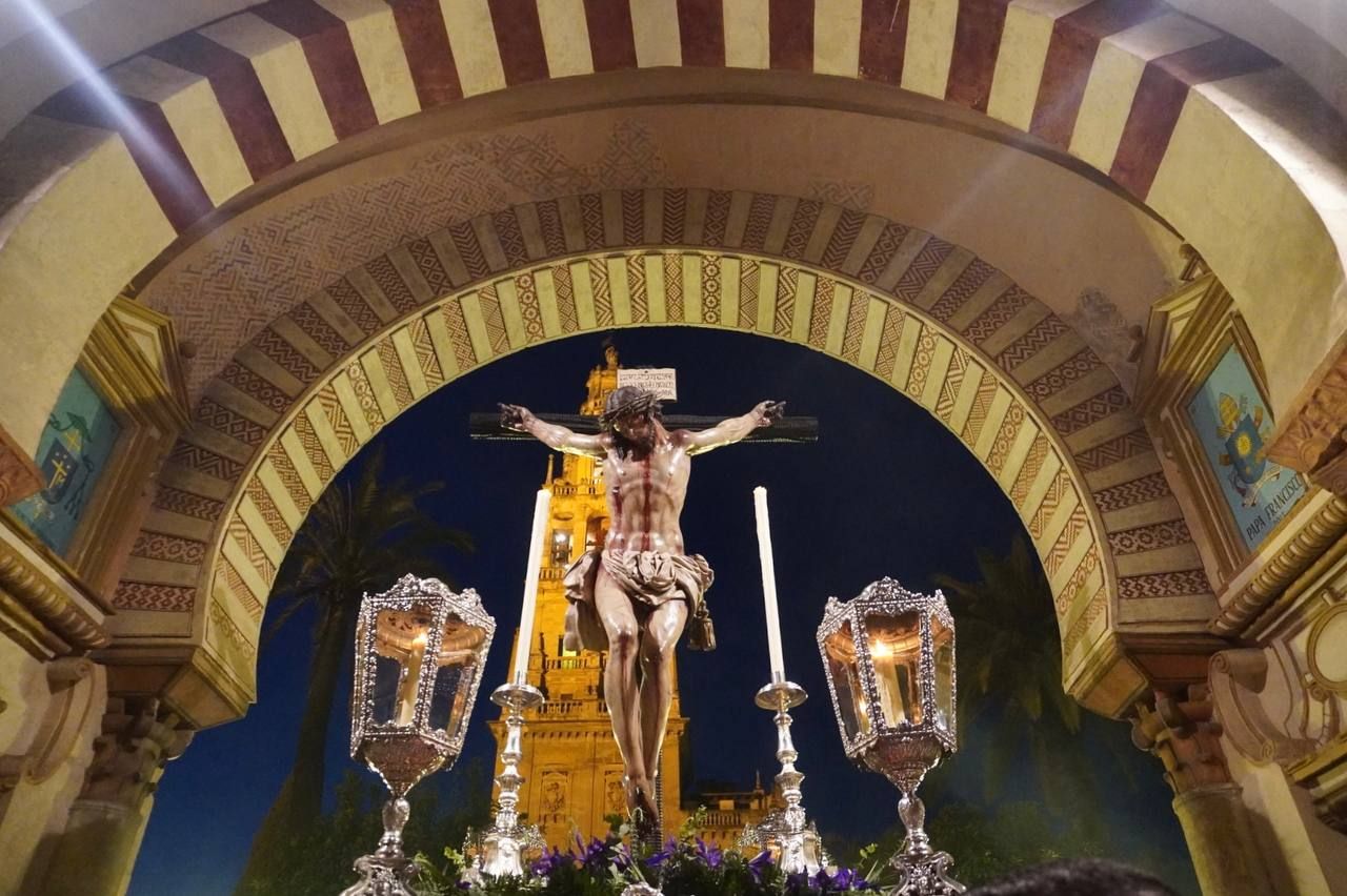 Vía crucis penitencial de las cofradías cordobesas, en imágenes