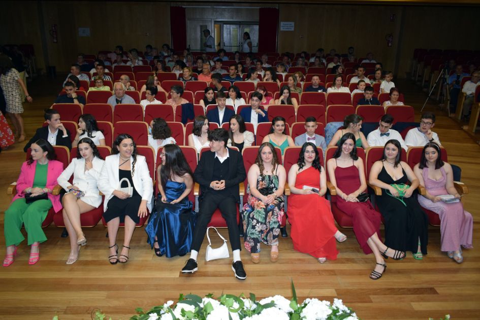 Un momento de la fiesta de graduación del IES de Valga.