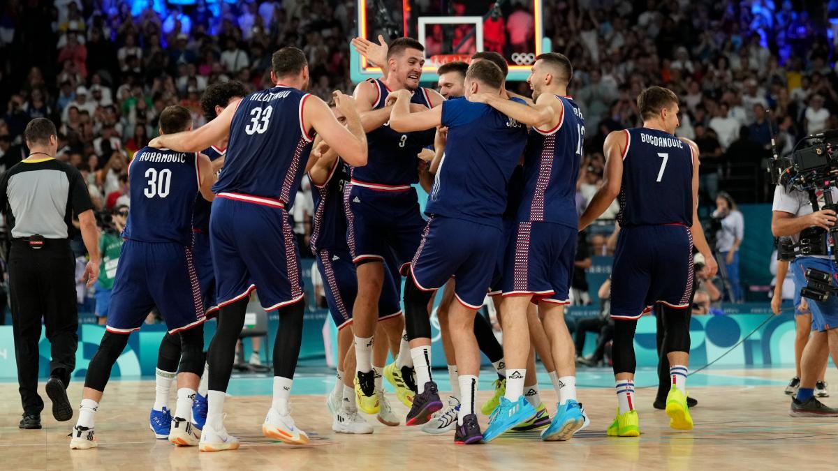 Serbia celebra tras conseguir la medalla de bronce