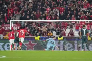 Pavlidis es la gran amenaza del Benfica