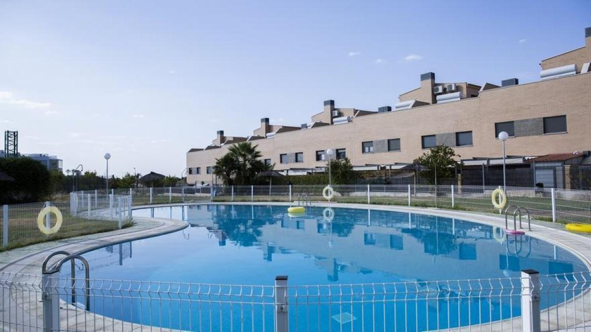 Casas con piscina en Cáceres y Badajoz para pasar un verano la mar de fresquito