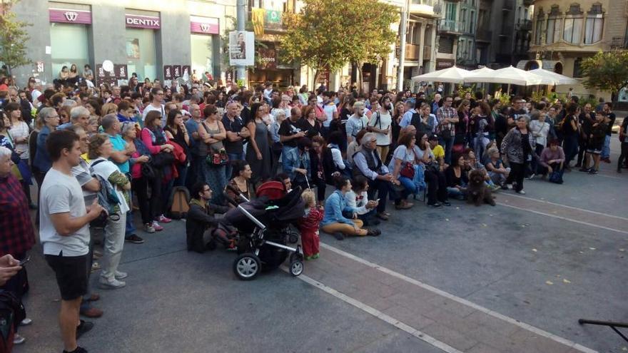 Contents però no del tot amb Puigdemont, a la plaça de Sant Domènec de Manresa