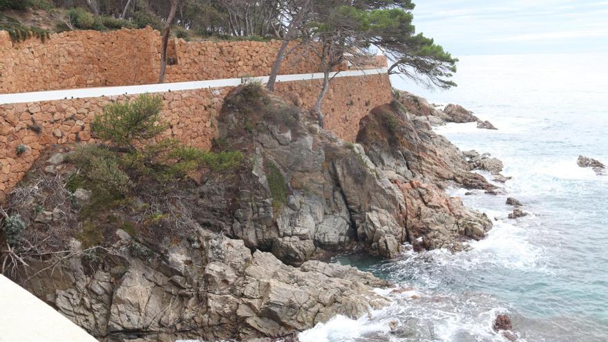 Mor un home després de caure des d&#039;una altura de dotze metres a la vora del mar a Castell-Platja d&#039;Aro