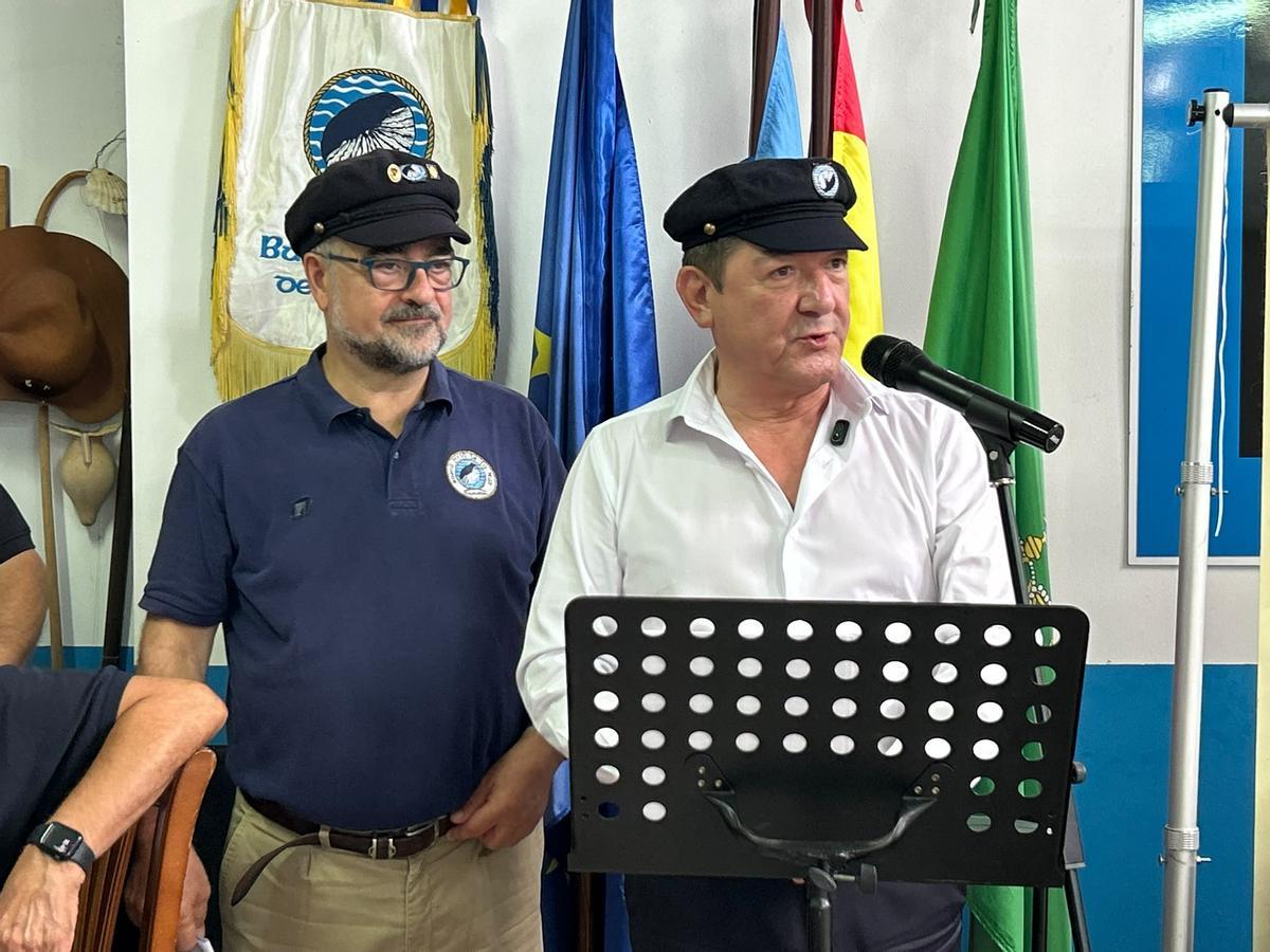 EN IMÁGENES: Carlos Suárez, fundador de La Chalana, recibe en Salinas el premio "Manzana de la buena mesa de la mar"