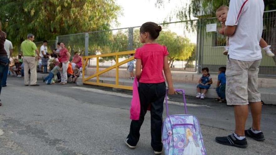 Imagen del Colegio Príncipe de España de Rojales tomada en la mañana de ayer.