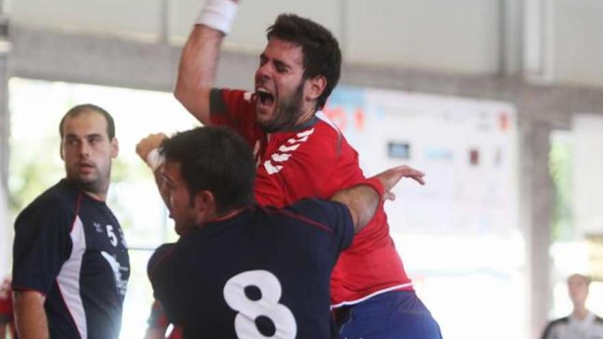 Partido correspondiente a la pasada Copa Galicia entre OAR y Chapela. / 13fotos