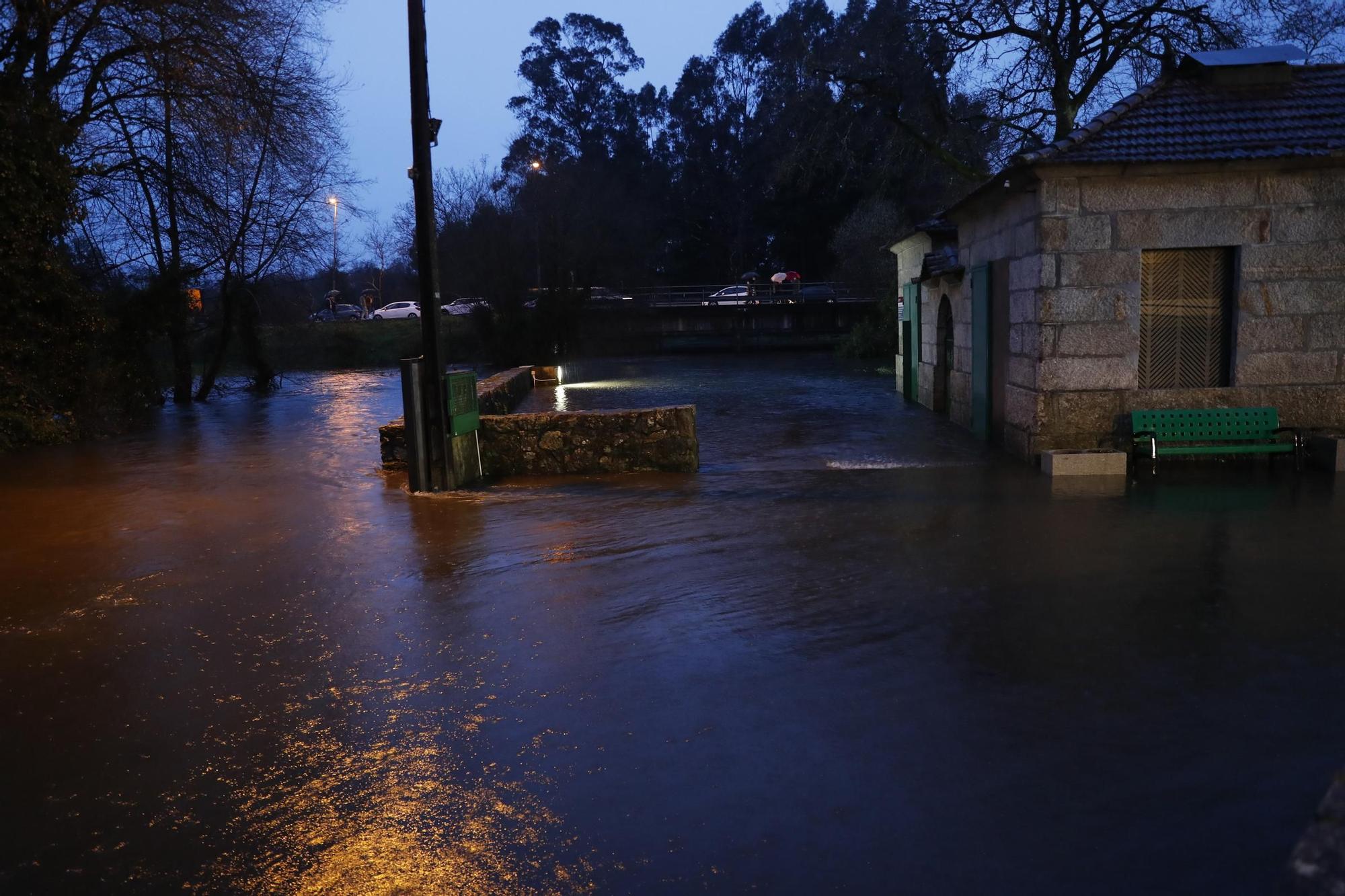 Las fuertes lluvias dejan inundaciones en Gondomar