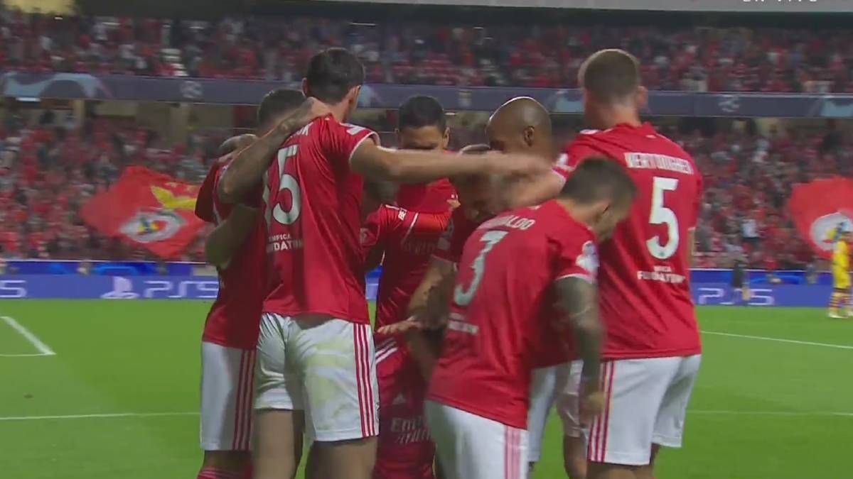 El Benfica celebra el tanto de Darwin a los dos minutos