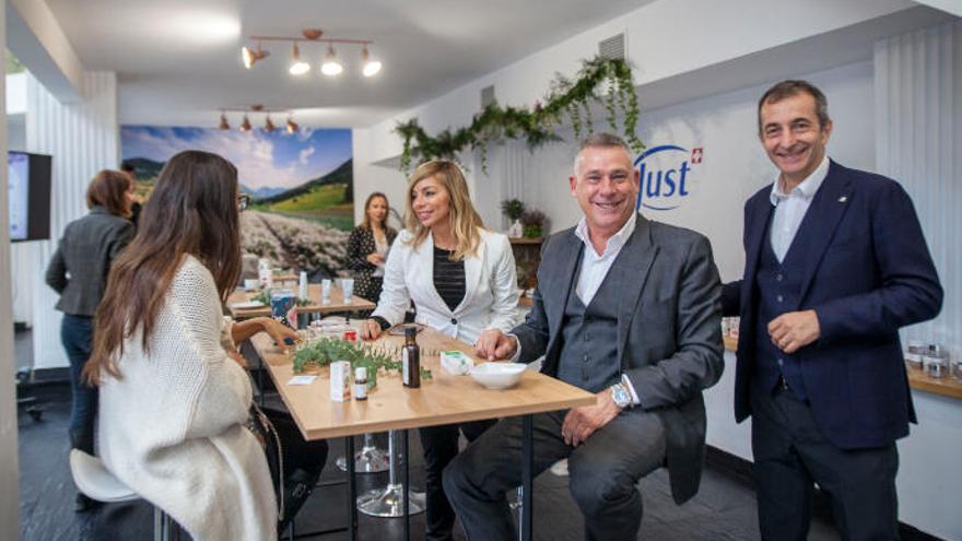 A la derecha el presidente de Just Italia, Marco Salvatori, junto al director general de Just Iberia, Luca Quartana, durante la presentación de Just a la prensa española.