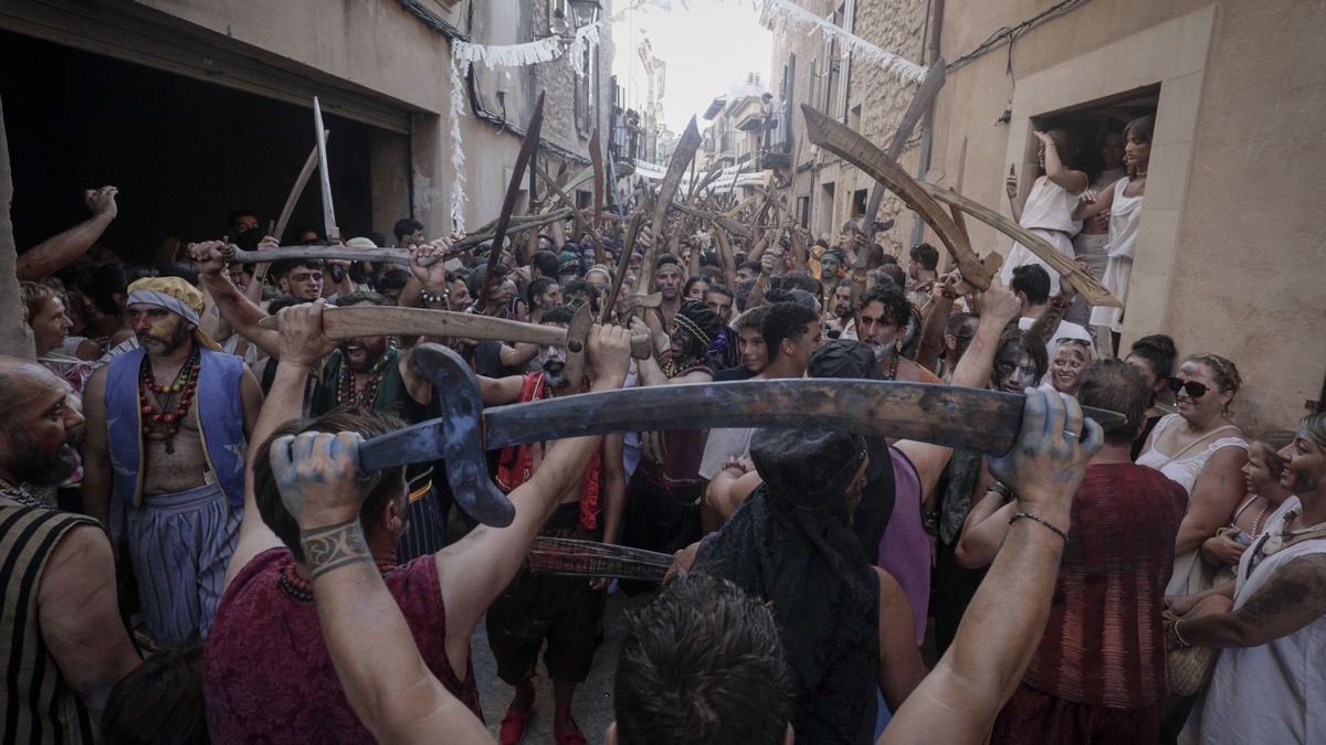 "Moros y Cristianos" - so wild feierte Pollença die Rückkehr der Piraten-Schlacht