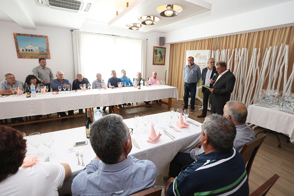 Homenaje a los apicultores más veteranos de Ibiza