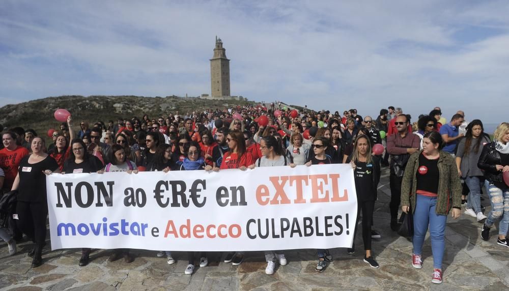 La empresa de telemarketing prevé concentrar en A Coruña el 58% de los despidos, 205. Los trabajadores denuncian que el despido colectivo es fraudulento.