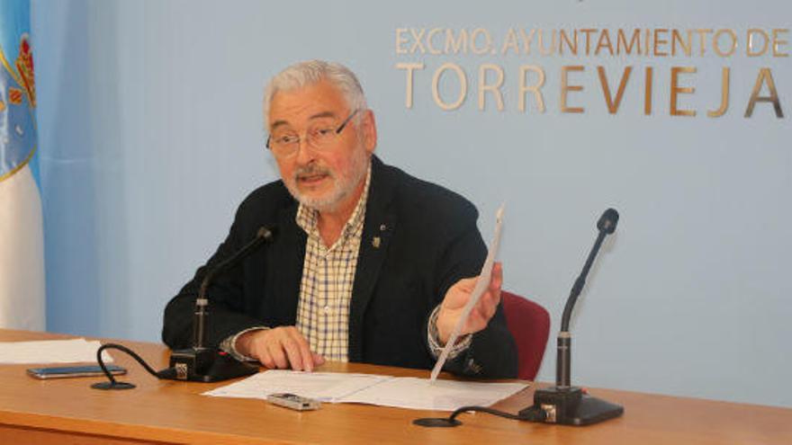 El alcalde de Torrevieja ordena abonar el 49% de la paga extra de 2012 a los funcionarios