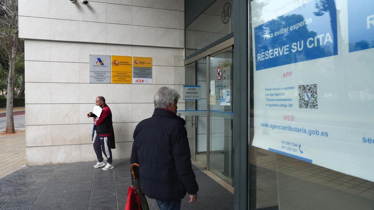 Entrada de la Agencia Tributaria en Castelló.