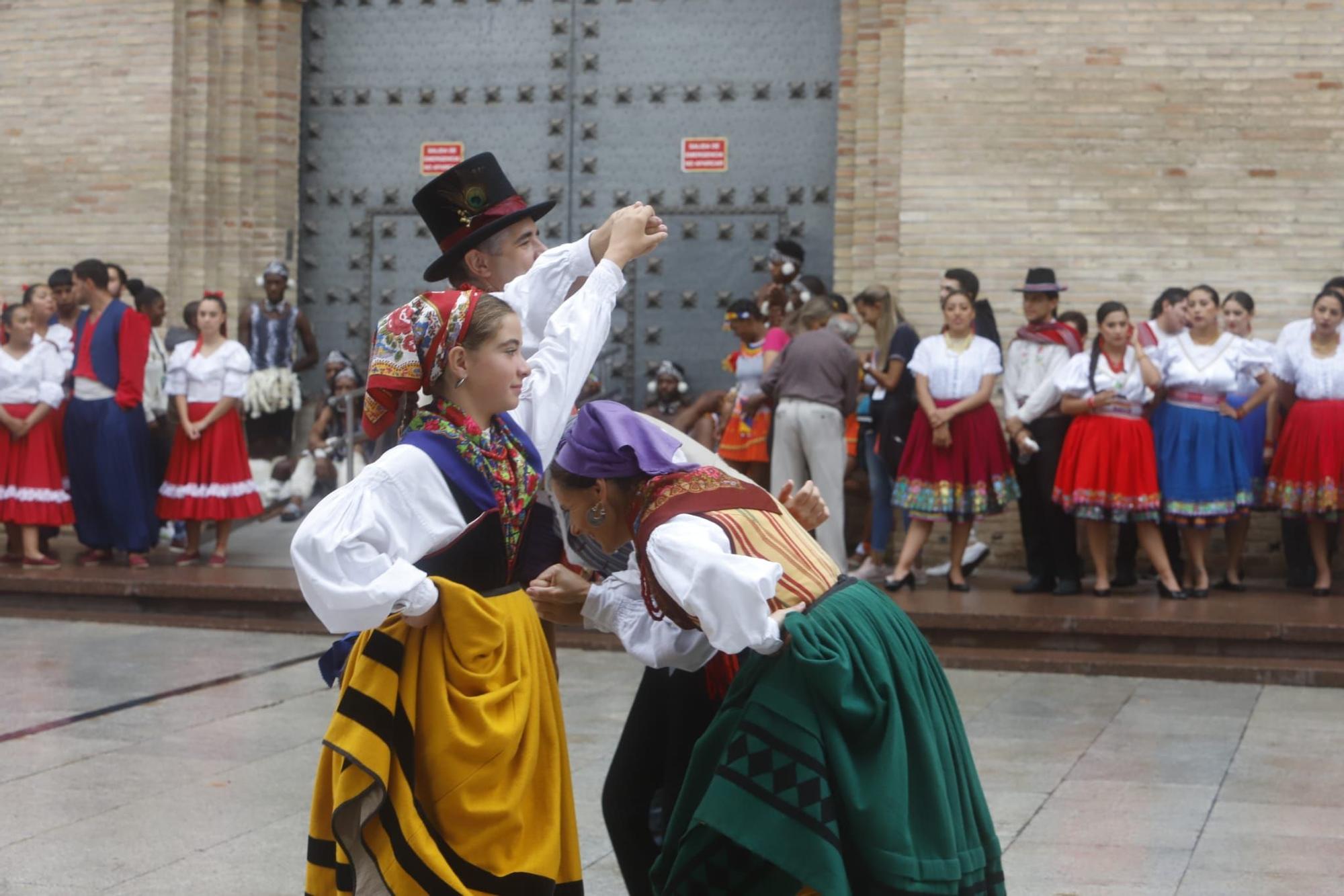 En imágenes | La lluvia no frustra (a medias) el taller bailes del mundo del festival Eifolk