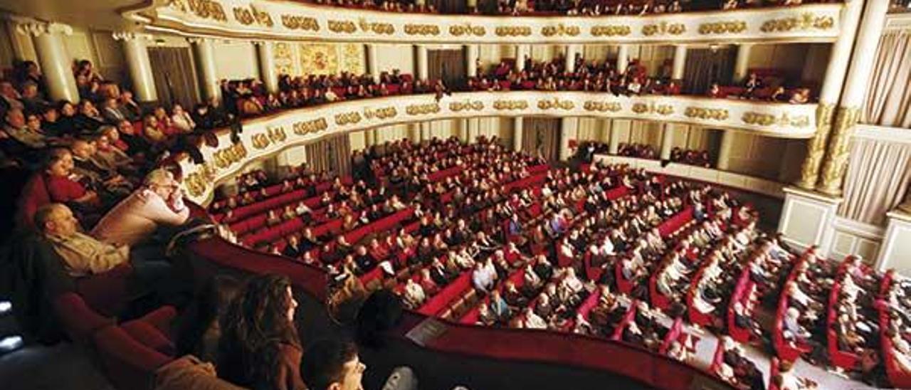 Aspecto do público no Teatro García Barbón Afundación de Vigo durante un concerto da Orquestra Sinfónica de      Galicia o pasado mes de decembro.  // Ricardo Grobas