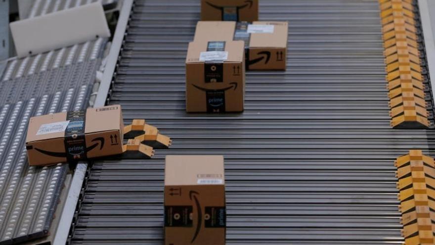 Paquetes de Amazon desde 2 euros: organizan un mercado sorpresa de pedidos perdidos en Murcia